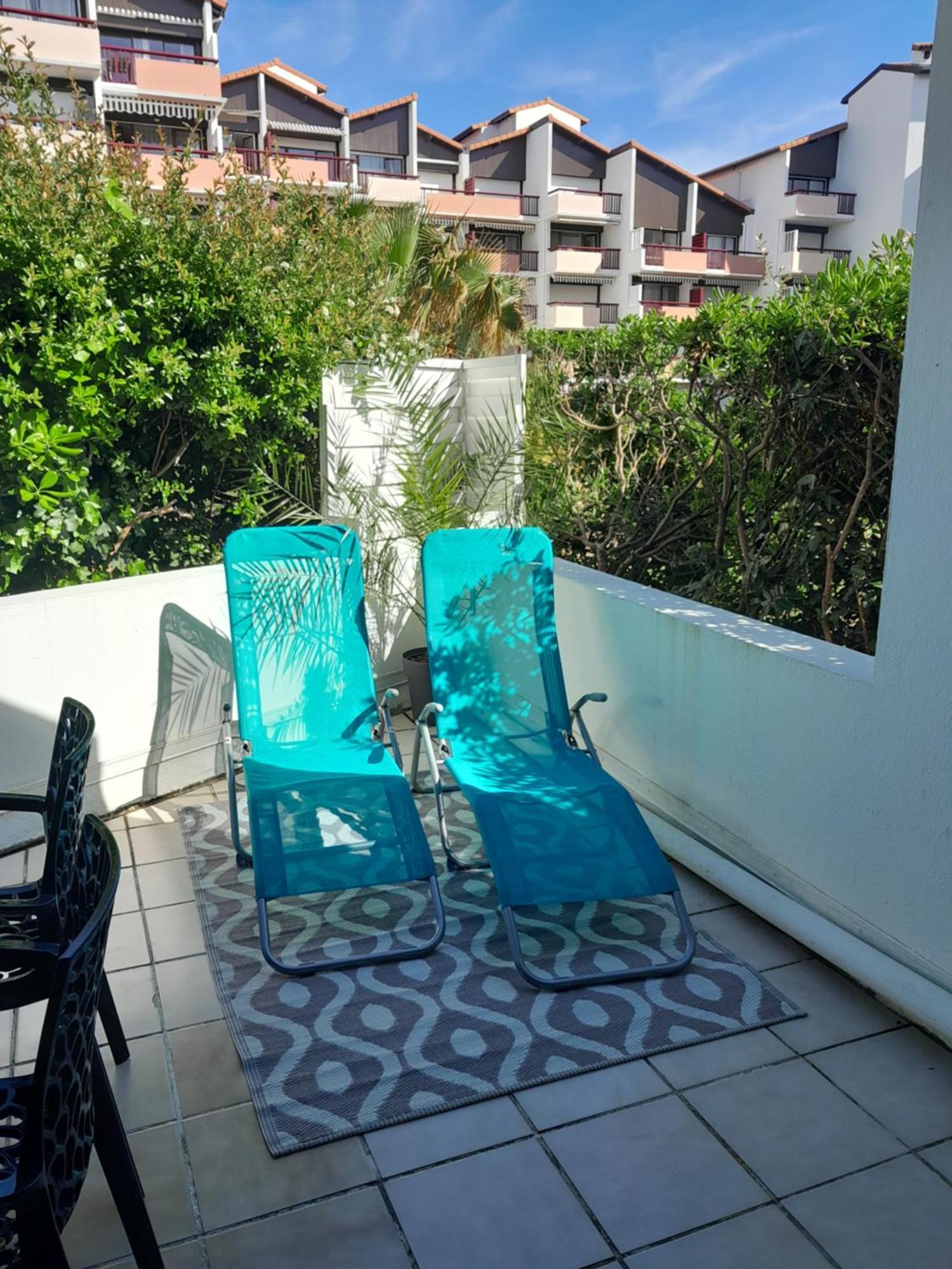 Apartment Joli 2 Pieces Sur Le Port Avec Piscine, Terrasse, Parking